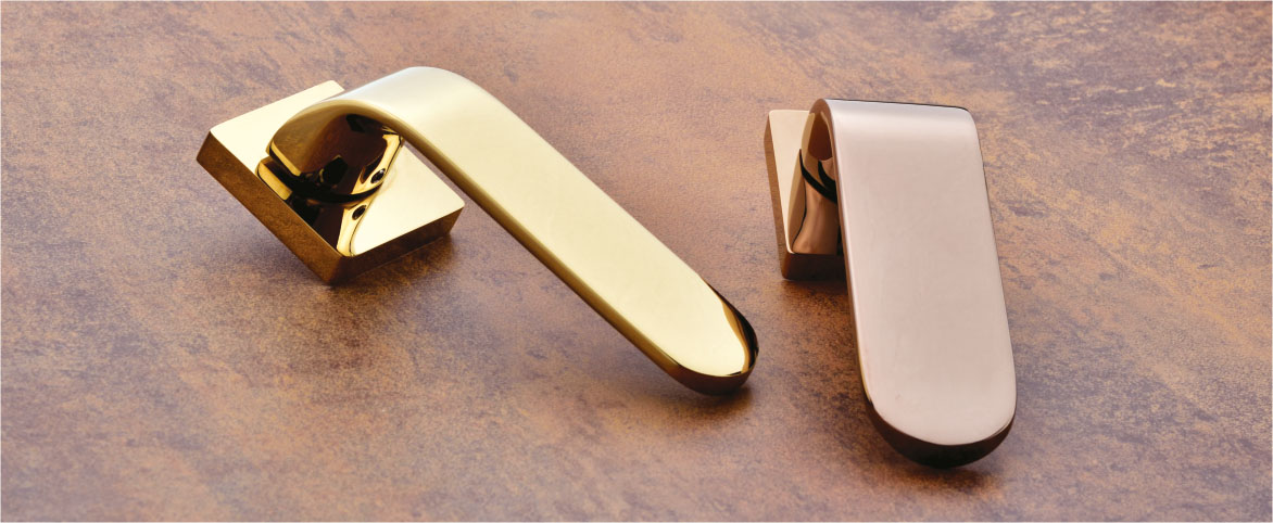 Almond by Decor Brass Pull Rose