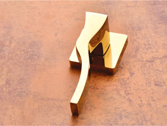 Brandy by Decor Brass Pull