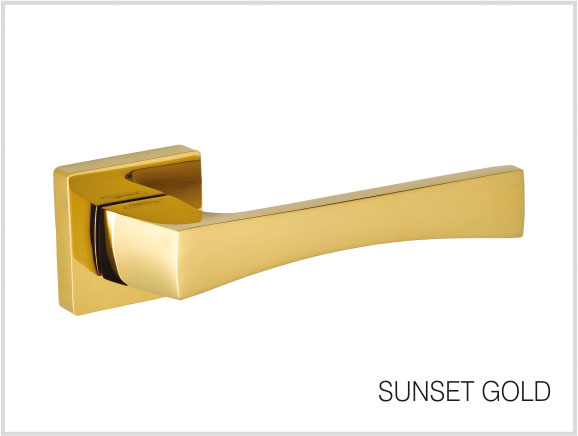 Swag by Decor Brass Pull Rose