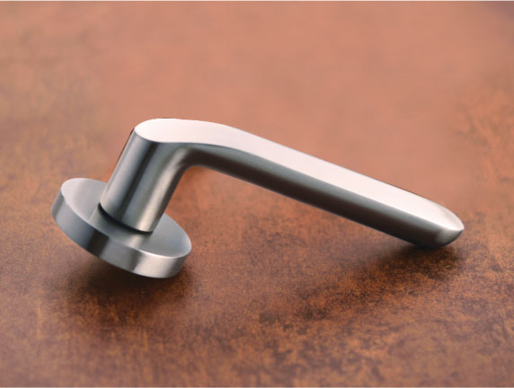 Brandy by Decor Brass Pull