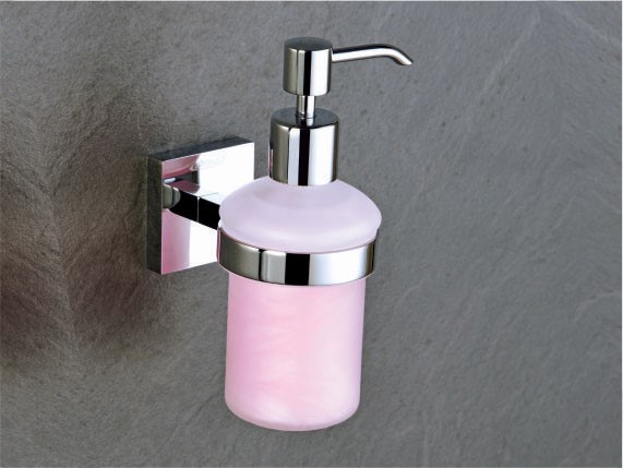 Walter by Decor Brass Bath