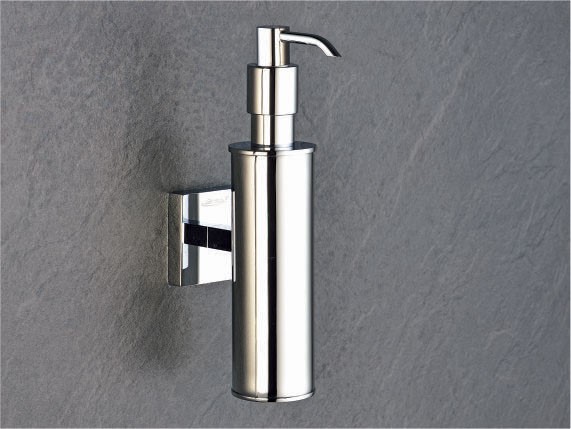 Walter by Decor Brass Bath