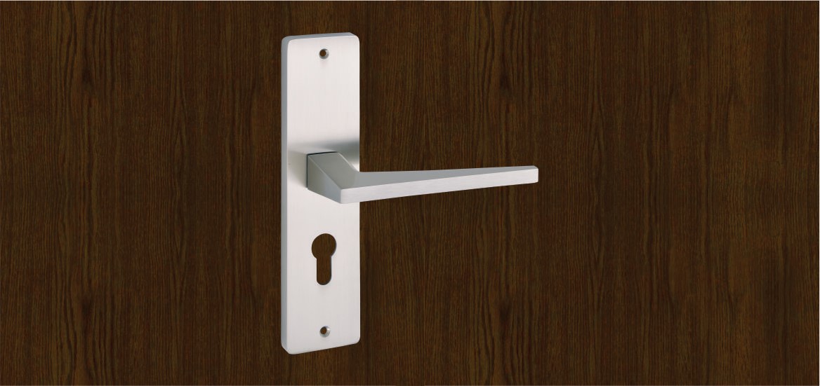 Candy by Decor Brass Pull Plate